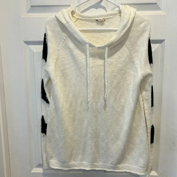 Hem & Thread White Hooded Sweater with Black Star Sleeves size Medium - Picture 1 of 6